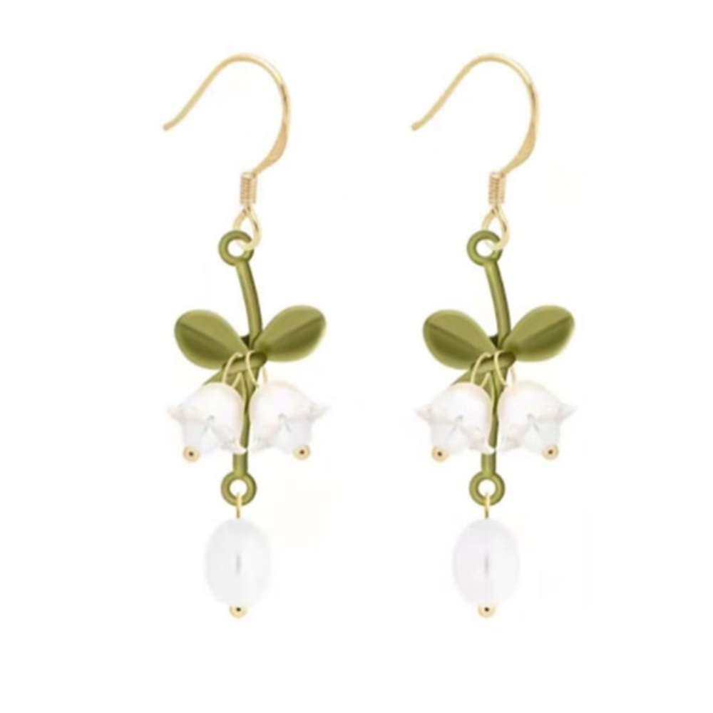 Retro Lily and pearl flower drop dangle boutique earrings new